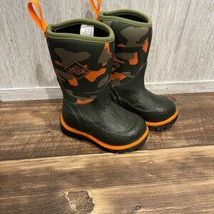 Muck Kids' Camouflage Rain & Snow Boots - Green and Orange